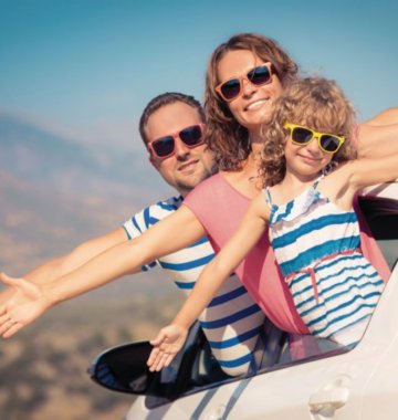 Familie im Auto