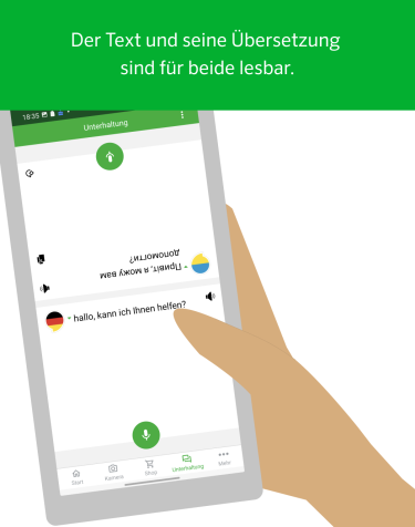 Eine Hand, die ein Smartphone hält, auf dem eine Übersetzungs-App mit deutschem und ukrainischem Text angezeigt wird, vor einem grünen Hintergrund mit einem deutschen Satz am oberen Rand.