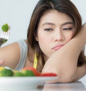 Frau hat keinen hunger mehr