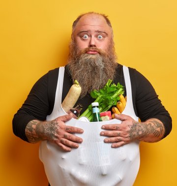 Mann mit Bart hat gehamstert