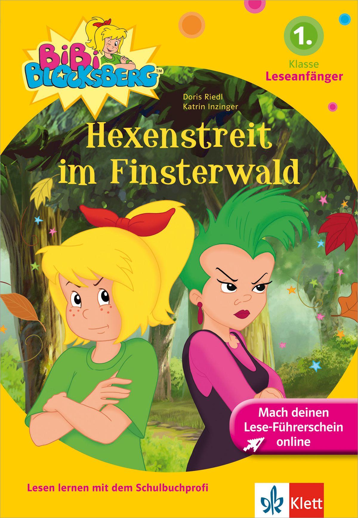 Zwei animierte Mädchen stehen in einem Wald, eine lächelt mit verschränkten Armen, die andere runzelt die Stirn mit geballten Fäusten. Das Buchcover trägt den Titel Hexenstreit im Finsterwald aus der Reihe Bibi Blocksberg.