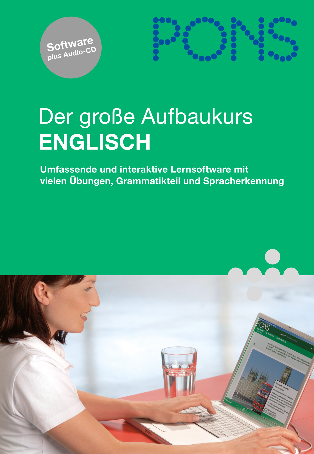 Frau mit einem Laptop an einem Schreibtisch, auf dem die PONS Englisch-Lernsoftware angezeigt wird; der Buchumschlagtext wirbt für einen Englischkurs für Fortgeschrittene mit interaktivem Lernen.
