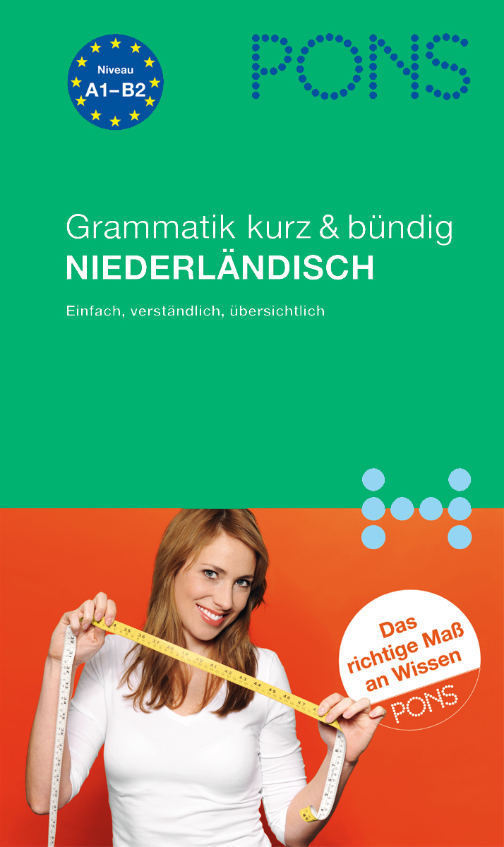 Eine Frau lächelt, während sie ein Maßband auf dem Cover eines niederländischen Grammatikbuchs mit dem Titel PONS Grammatik kurz & bündig NIEDERLÄNDISCH hält.