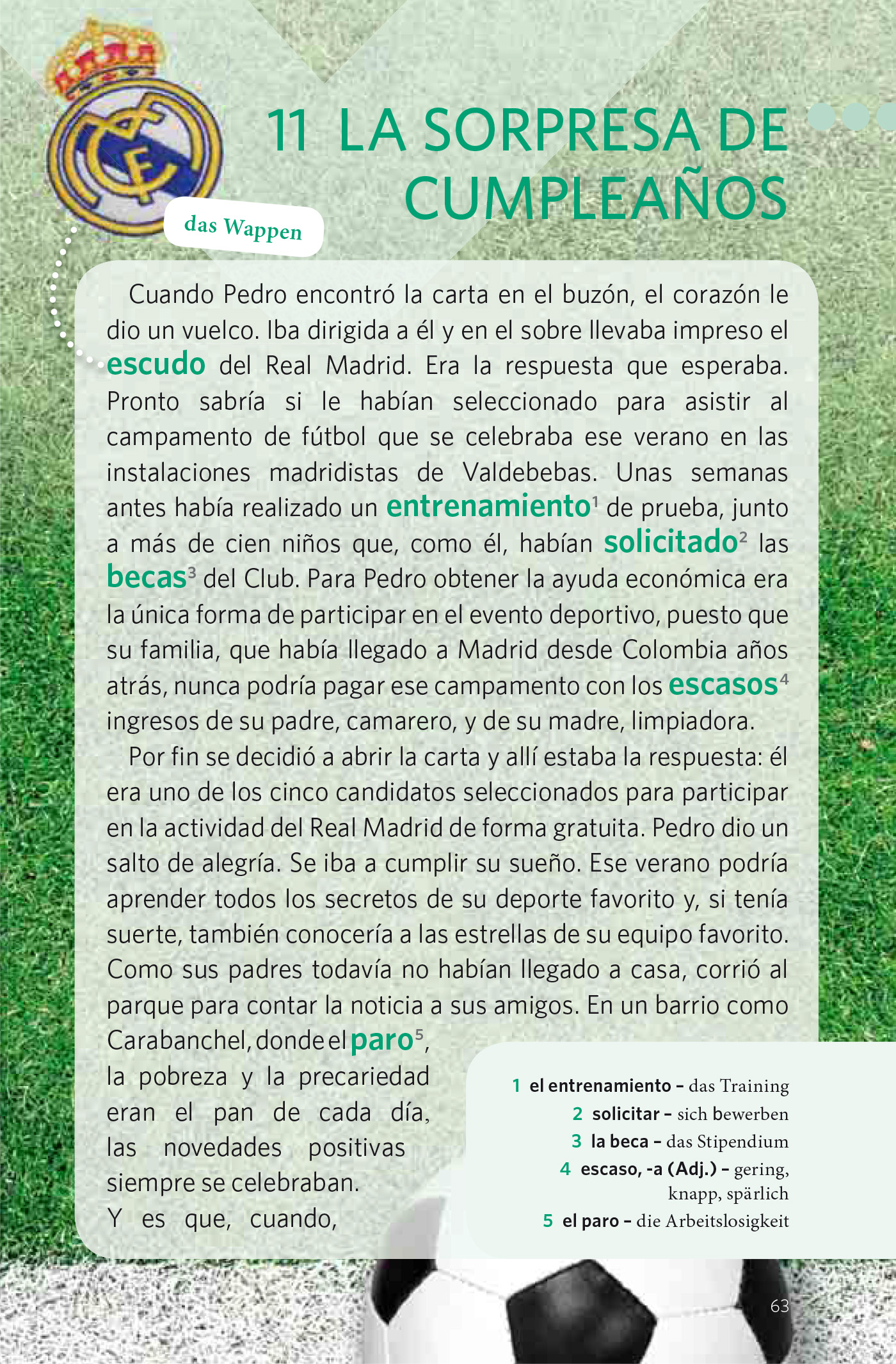 Eine Seite aus einer spanischen Zeitschrift zeigt das Wappen von Real Madrid, den Titel La Sorpresa de Cumpleaños und einen Text, der einen Jungen beschreibt, der einen Brief über die Auswahl für ein Fußballcamp erhält.