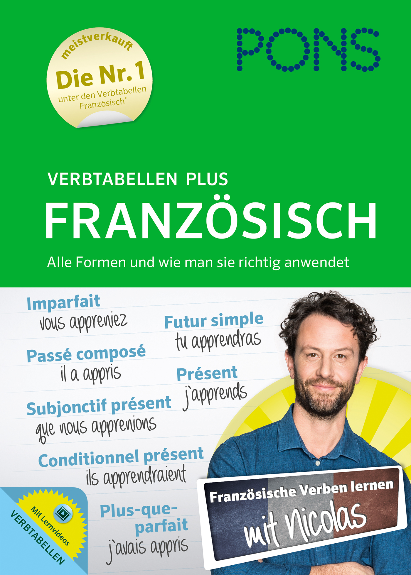 Das Buchcover von PONS Verbtabellen Plus Französisch zeigt einen lächelnden Mann, französische Verbformen und einen Werbetext, der Verbtabellen und Lernen mit Nicolas hervorhebt.